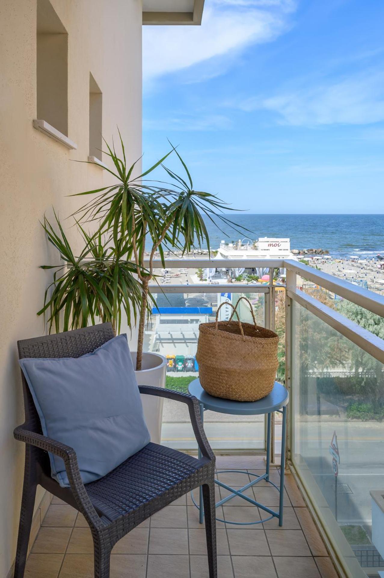 Hotel Augustus- Davanti A Noi C'E Solo Il Mare Misano Adriatico Buitenkant foto