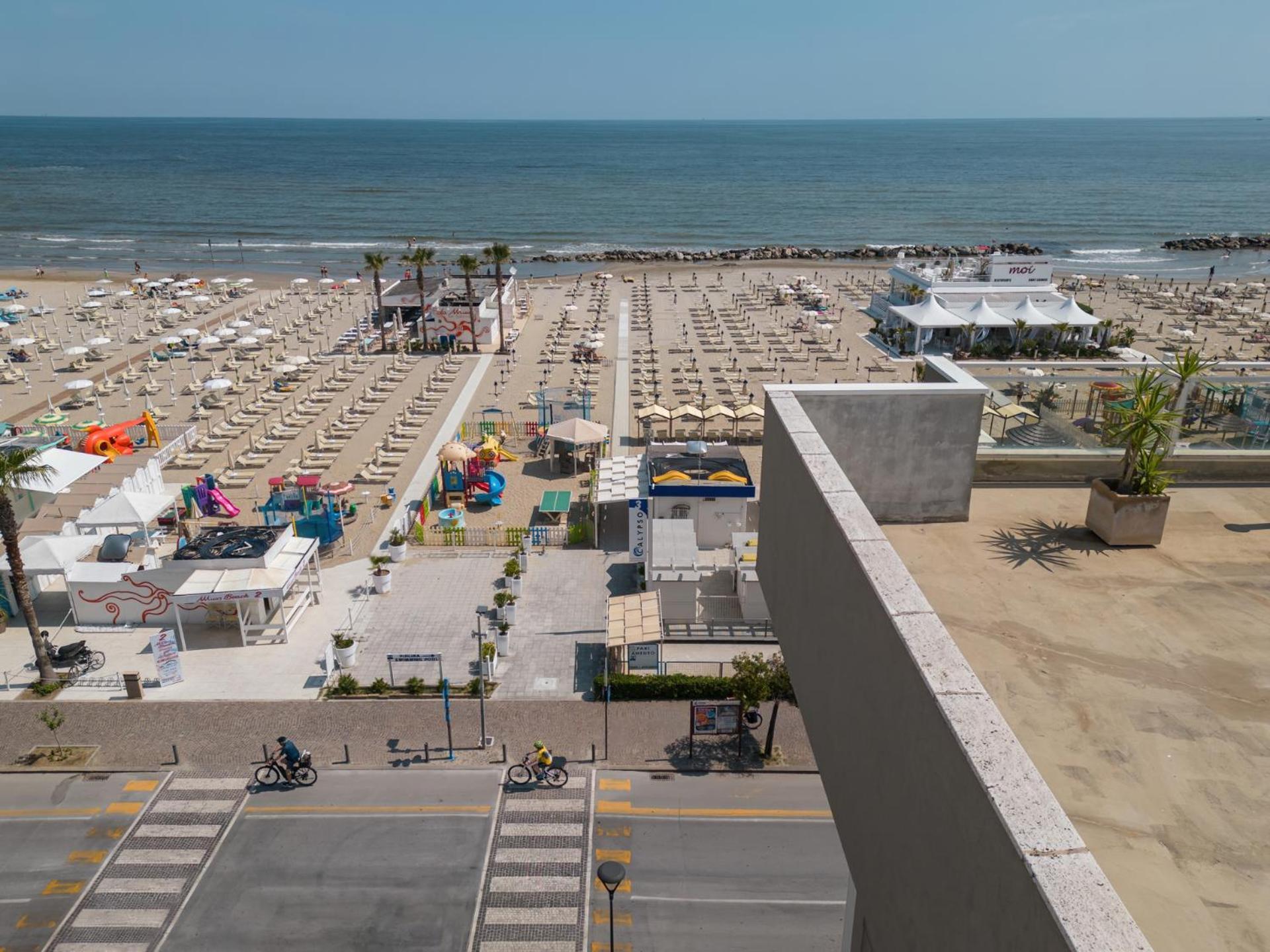 Hotel Augustus- Davanti A Noi C'E Solo Il Mare Misano Adriatico Buitenkant foto